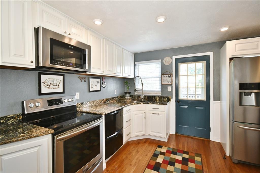 1916 Spring Valley Road Pittsburgh, PA 15243 - Photo 5 of 20