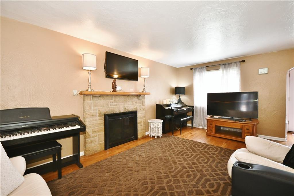 1916 Spring Valley Road Pittsburgh, PA 15243 - Photo 10 of 20
