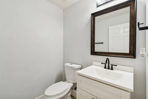 $3,600 | 18154 Sandy Pointe Drive, Tampa, FL 33647