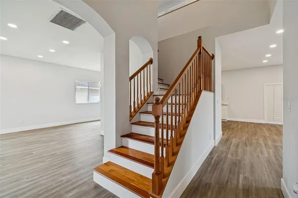 $3,600 | 18154 Sandy Pointe Drive, Tampa, FL 33647
