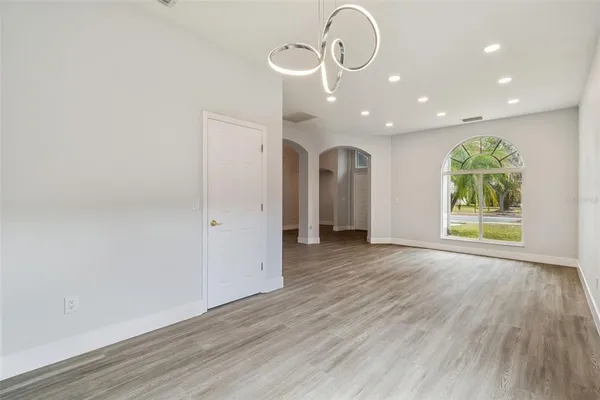 $3,600 | 18154 Sandy Pointe Drive, Tampa, FL 33647