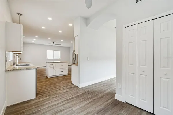 $3,600 | 18154 Sandy Pointe Drive, Tampa, FL 33647