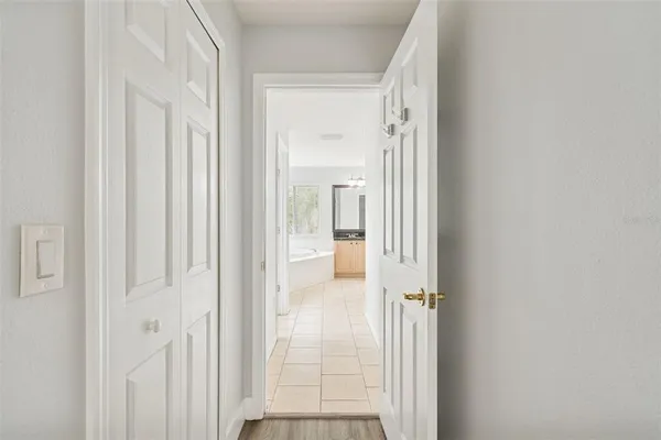 $3,600 | 18154 Sandy Pointe Drive, Tampa, FL 33647