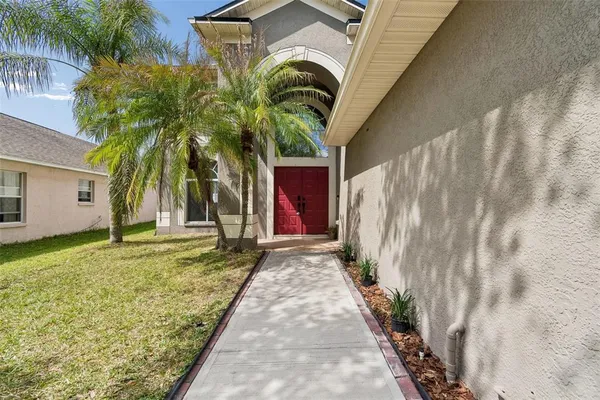 $3,600 | 18154 Sandy Pointe Drive, Tampa, FL 33647