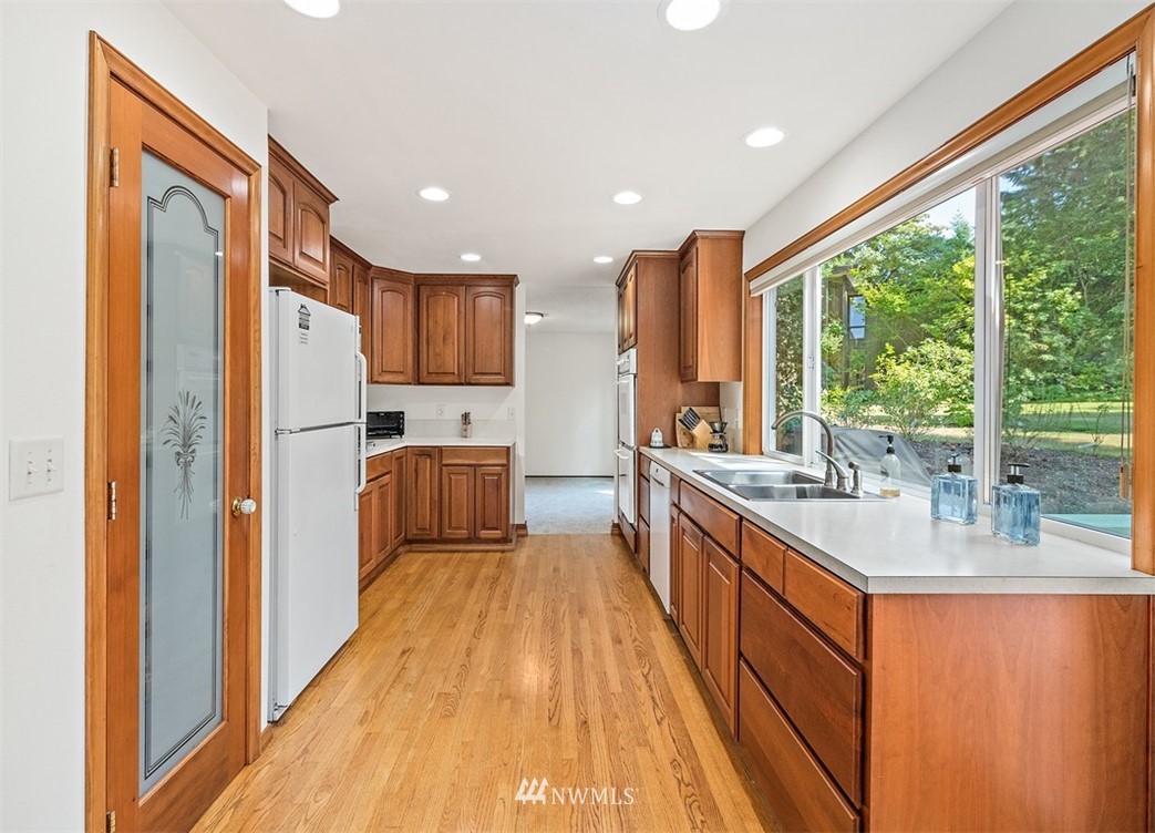 14837 Southeast 170th Street Renton, WA 98058 - Photo 8 of 25 Gallery Image 8