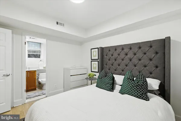 $199,900 | 1367 K Street Southeast, Unit B, Washington, DC 20003