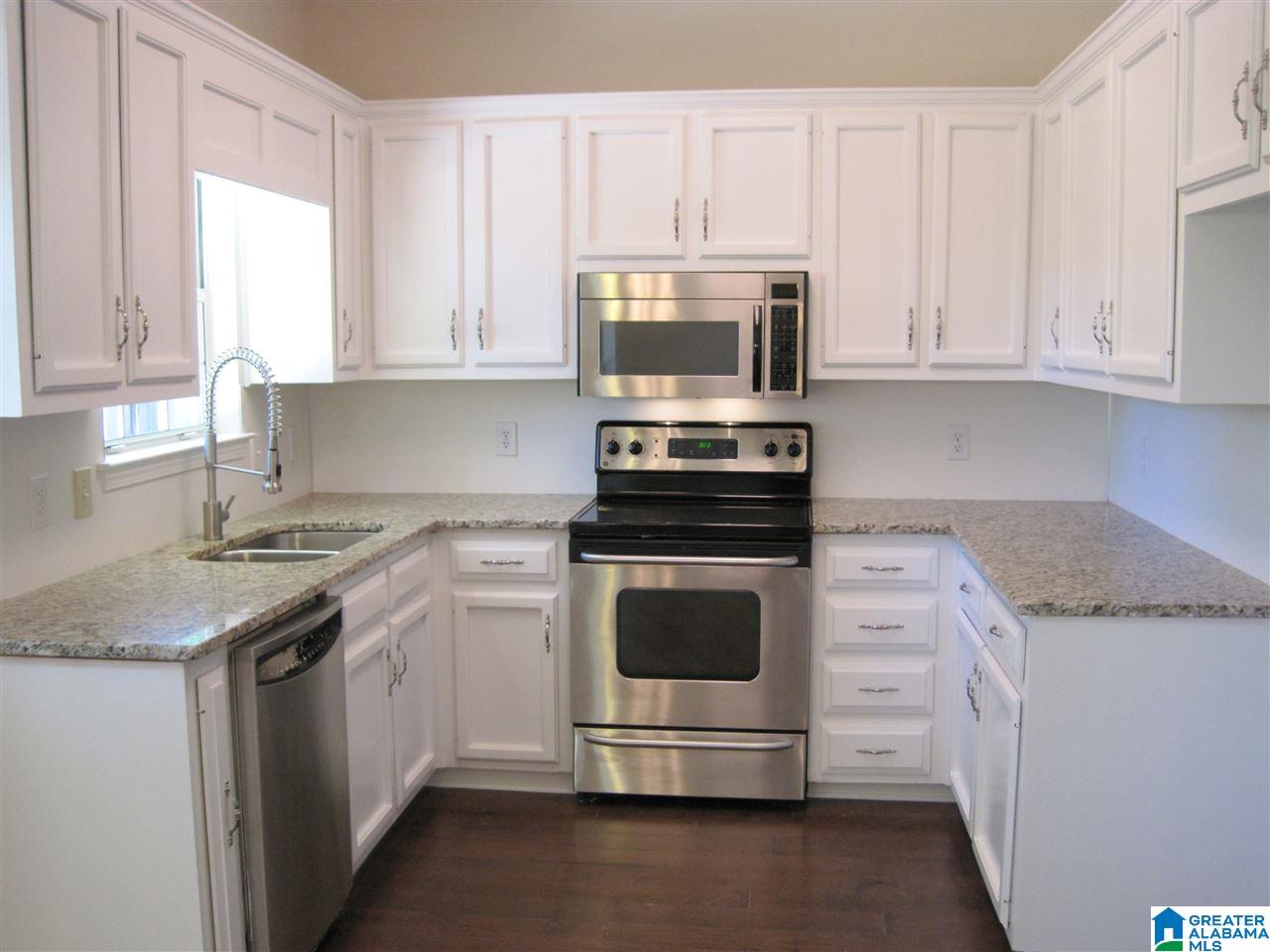 145 Ashford Lane Alabaster, AL 35007 - Photo 9 of 48