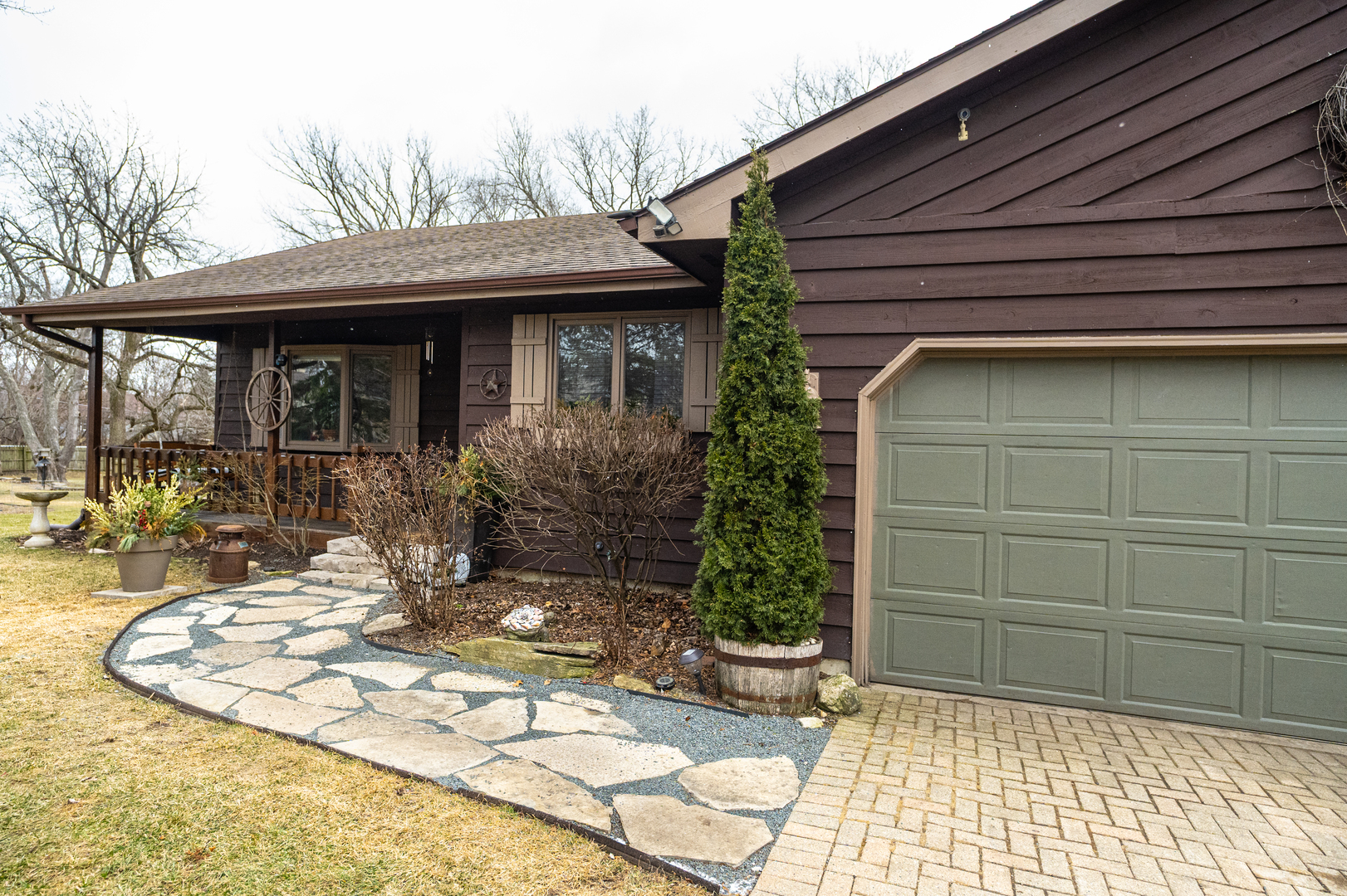 1403 West Beach Road Waukegan, IL 60087 - Photo 2 of 59