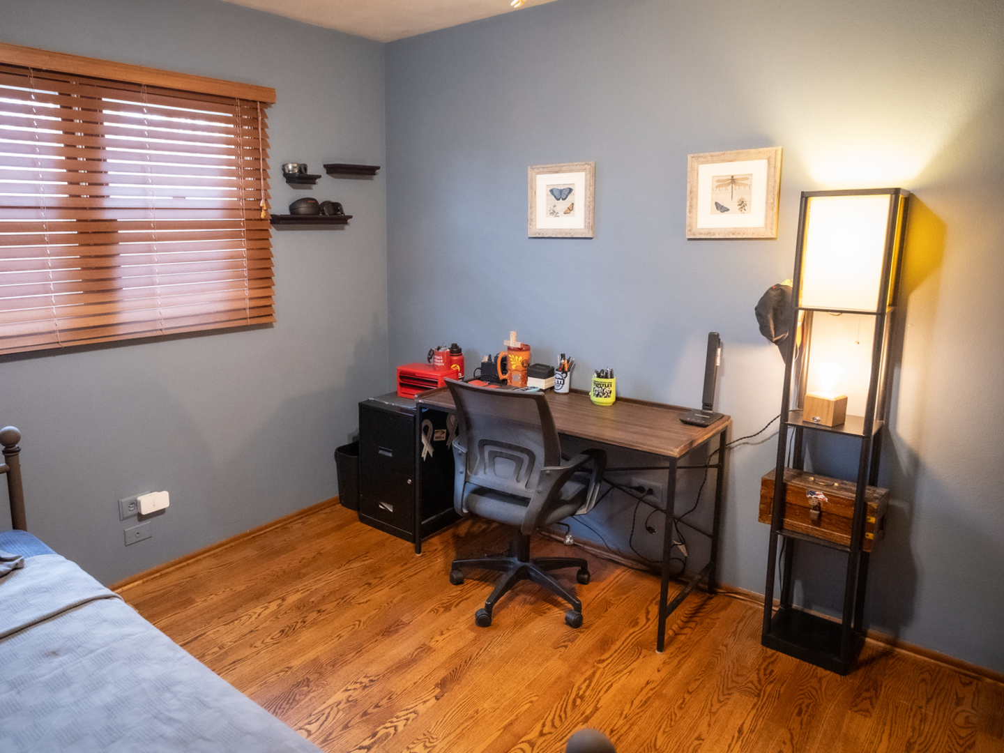 1403 West Beach Road Waukegan, IL 60087 - Photo 26 of 59 a workspace with furniture and a window