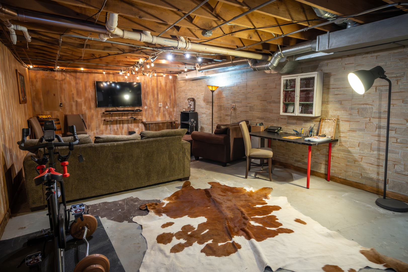 1403 West Beach Road Waukegan, IL 60087 - Photo 35 of 59 a outdoor space with lots of tables and chairs