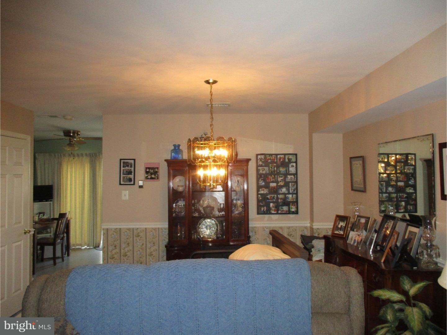 3501 Walnut Ridge Drive Pottstown, PA 19464 - Photo 6 of 25 Dining Room