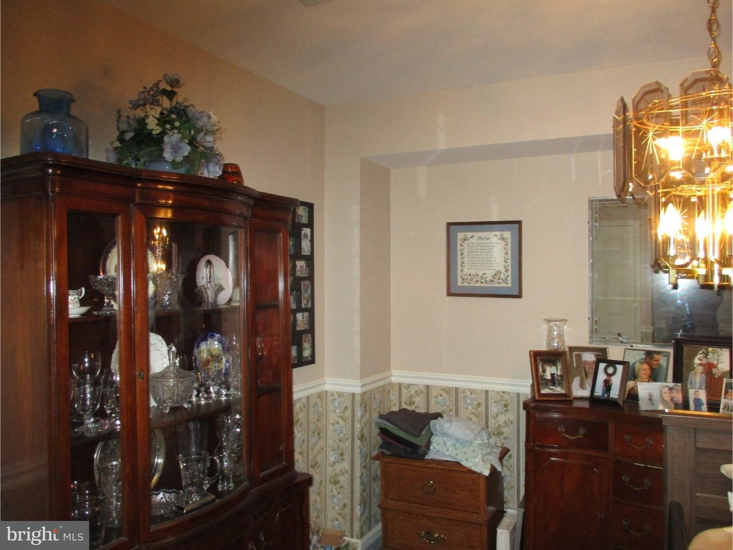 3501 Walnut Ridge Drive Pottstown, PA 19464 - Photo 7 of 25 Dining Room