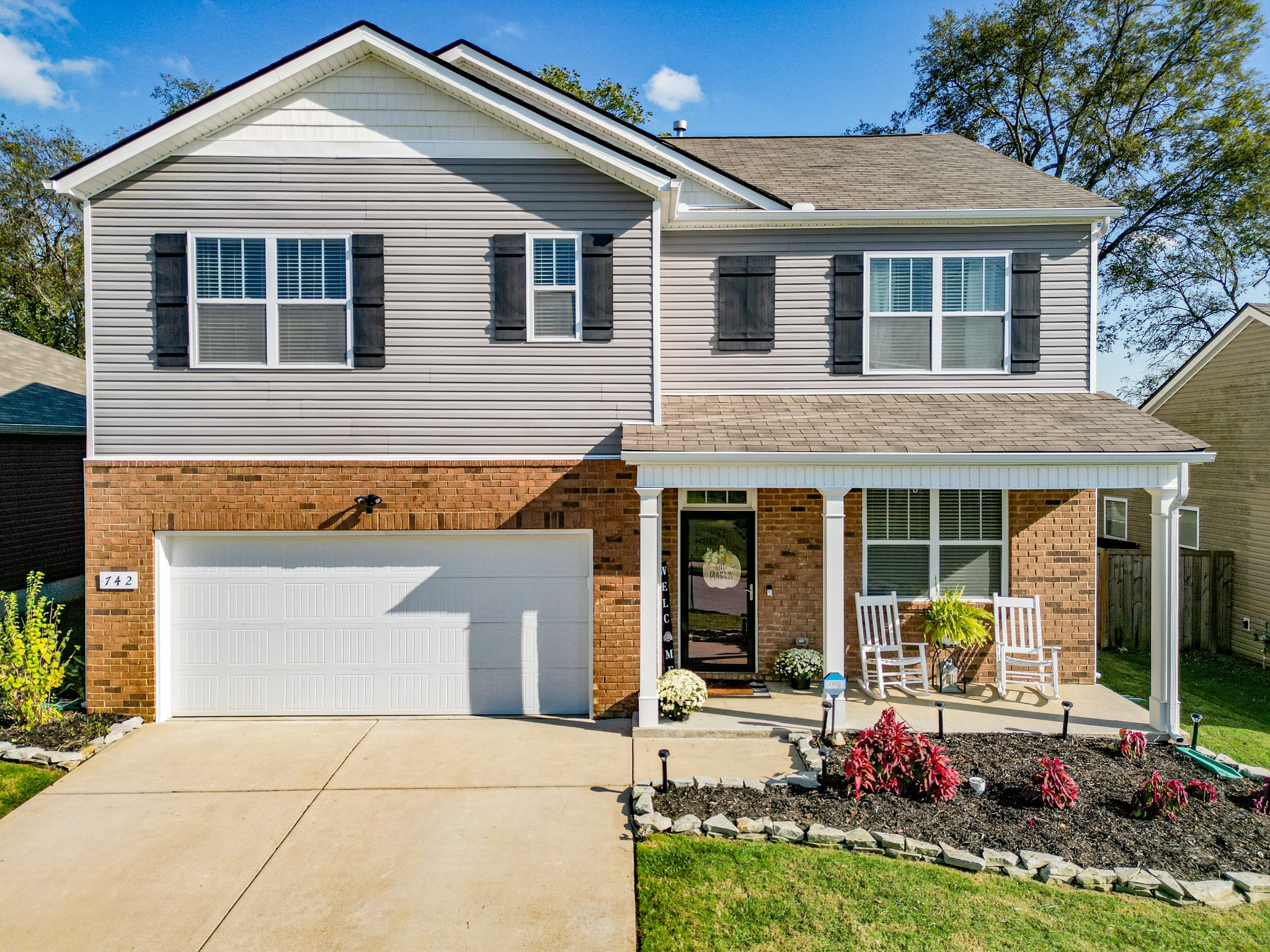 742 Prominence Road Columbia, TN 38401 - Photo 1 of 33 a front view of a house with a porch