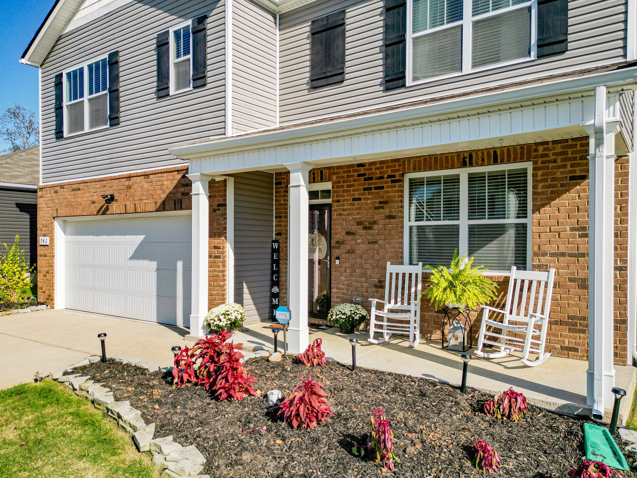 742 Prominence Road Columbia, TN 38401 - Photo 2 of 33 a front view of a house