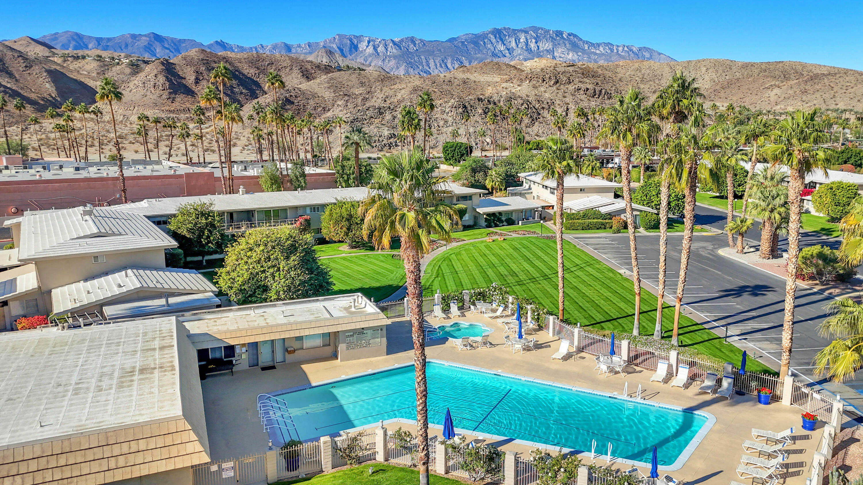 69850 Hwy 111 Rancho Mirage Ca, Unit 14 Rancho Mirage, CA 92270 - Photo 45 of 56 an outdoor space with patio