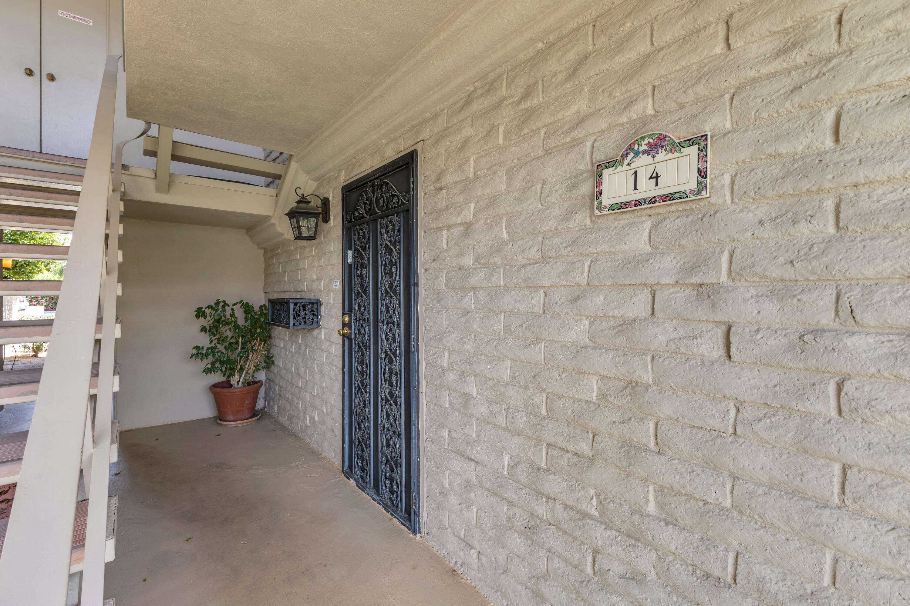 69850 Hwy 111 Rancho Mirage Ca, Unit 14 Rancho Mirage, CA 92270 - Photo 7 of 56 a view of a hallway