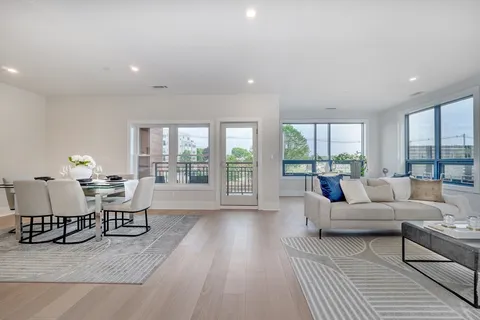 $899,900 | 62 Foundry Street, Unit 416, Wakefield, MA 01880