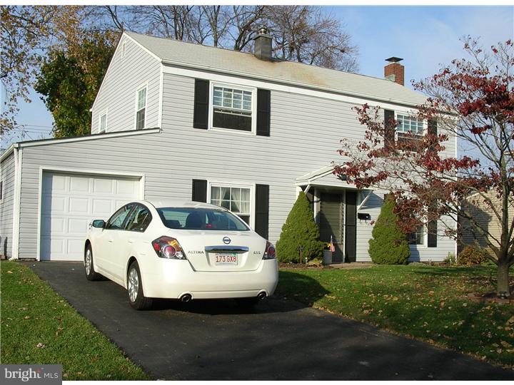 19 Tweed Road Levittown, PA 19056 - Photo 2 of 24 Exterior Front
