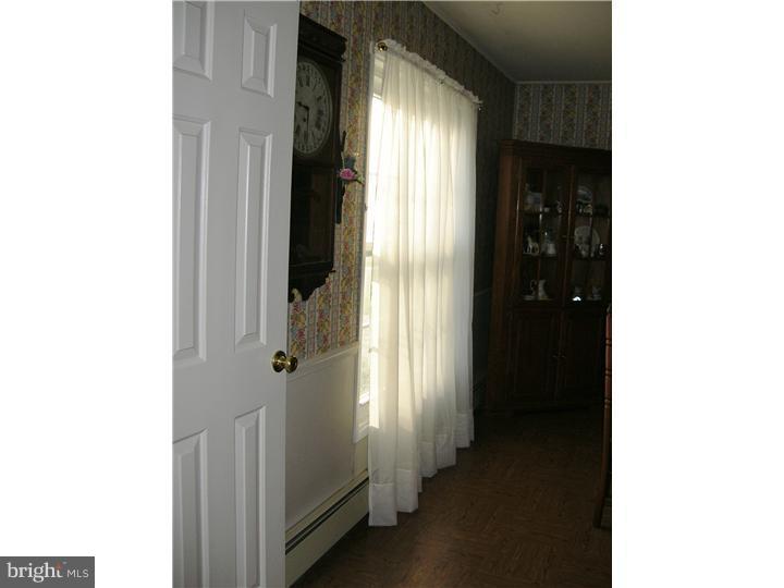 19 Tweed Road Levittown, PA 19056 - Photo 14 of 24 Foyer