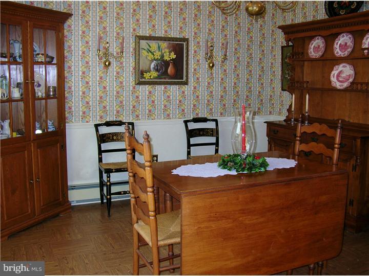 19 Tweed Road Levittown, PA 19056 - Photo 10 of 24 Dining Room