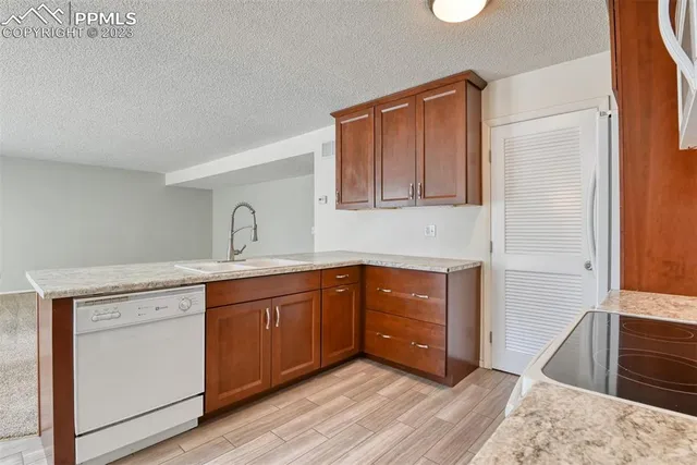 $713,900 | 2125 Broadmoor Rd Circle, Colorado Springs, CO 80906