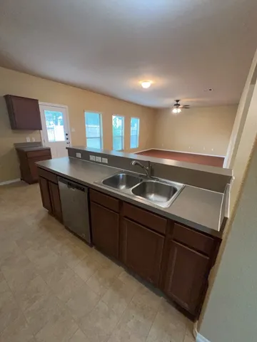 $1,775 | 808 Katydid Court, Conroe, TX 77301