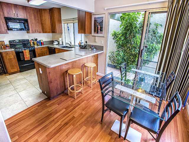 293 Countryhaven Road Encinitas, CA 92024 - Photo 3 of 11 Dining and Kitchen