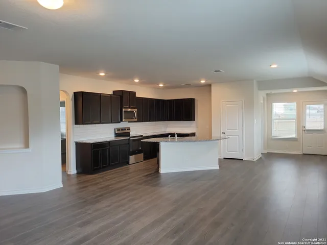 $2,000 | 618 Cypress Bayou, Cibolo, TX 78108