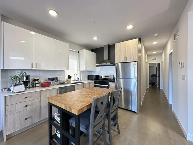 $2,600 | 908 North California Avenue, Unit 3, Chicago, IL 60622