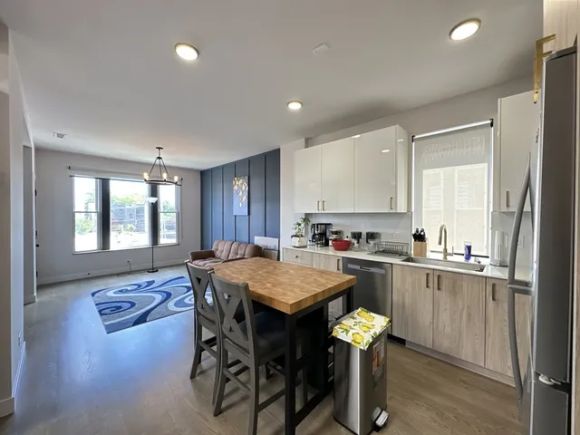 $2,600 | 908 North California Avenue, Unit 3, Chicago, IL 60622