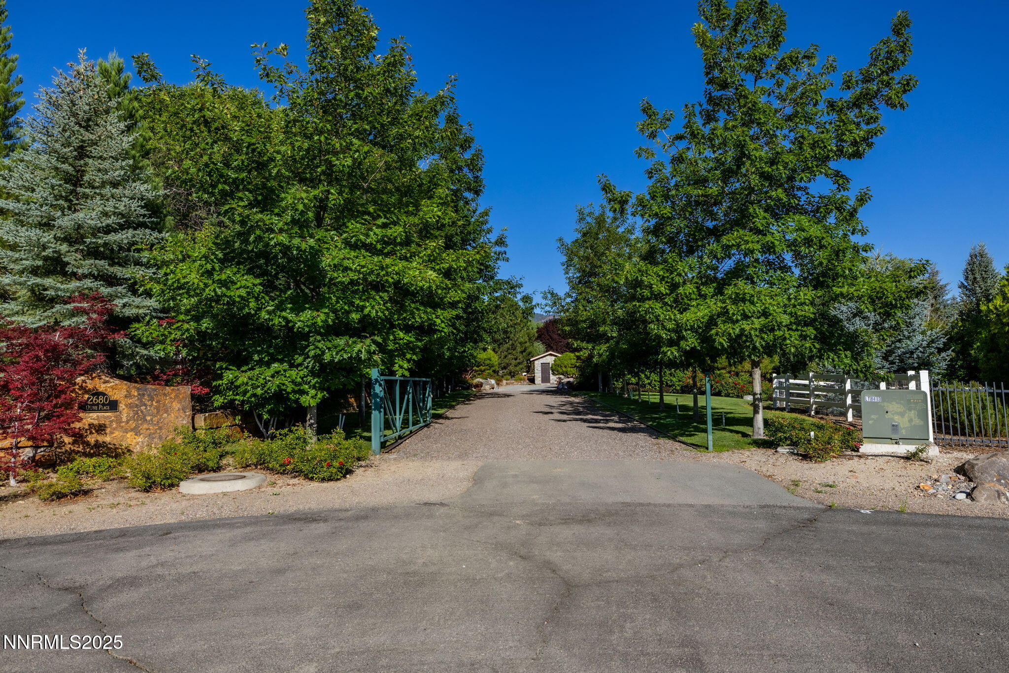 2680 Olive Place Reno, NV 89511 - Photo 2 of 41 21-web-or-mls-2680 Olive Pl-5