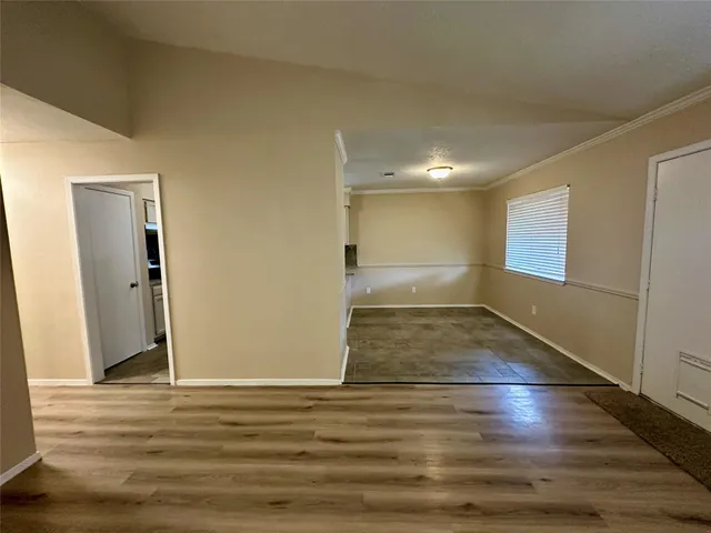 $2,250 | 7646 Western Oak Lane, Houston, TX 77040