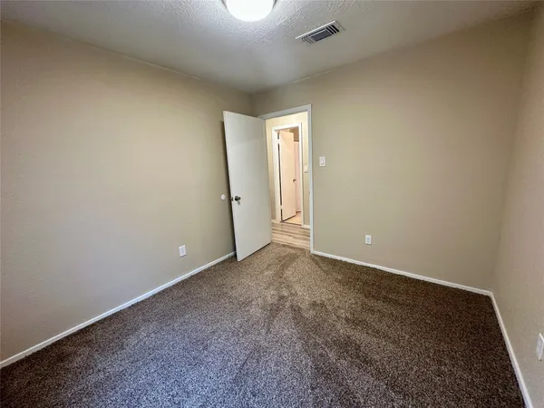 $2,000 | 7646 Western Oak Lane, Houston, TX 77040