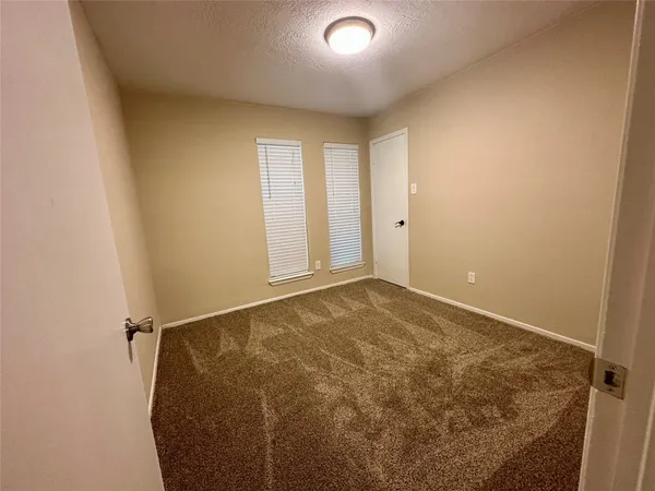 $2,000 | 7646 Western Oak Lane, Houston, TX 77040