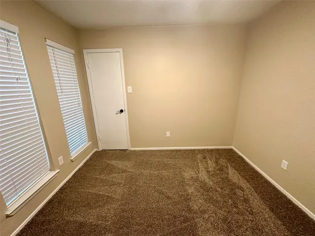 $2,250 | 7646 Western Oak Lane, Houston, TX 77040