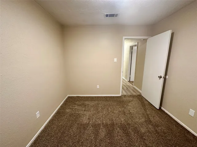 $2,250 | 7646 Western Oak Lane, Houston, TX 77040