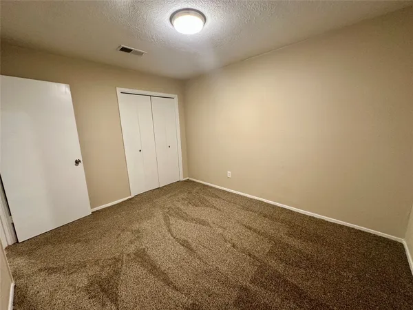 $2,000 | 7646 Western Oak Lane, Houston, TX 77040