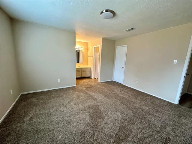 $2,250 | 7646 Western Oak Lane, Houston, TX 77040