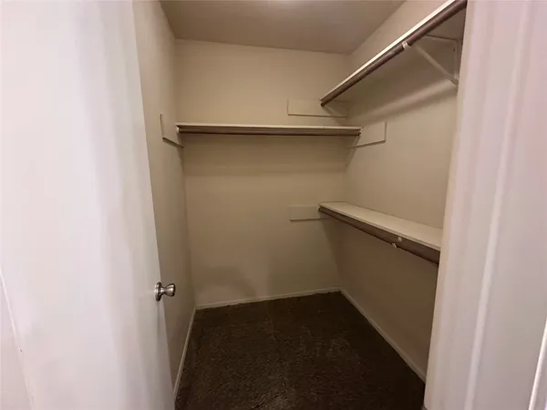 $2,000 | 7646 Western Oak Lane, Houston, TX 77040