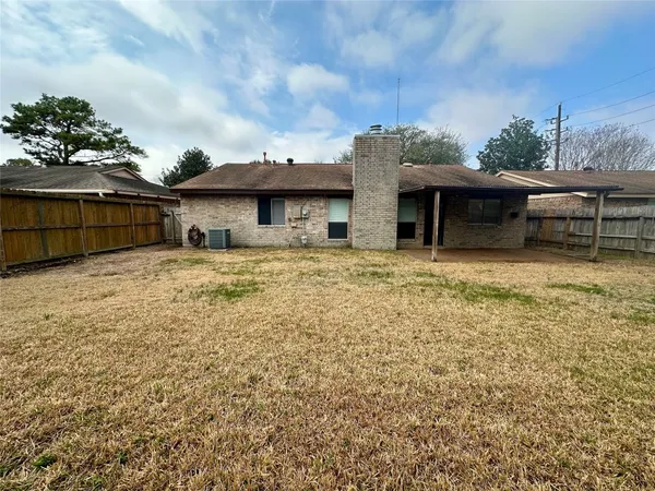 $2,000 | 7646 Western Oak Lane, Houston, TX 77040
