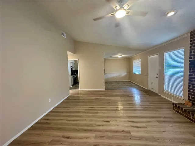 $2,250 | 7646 Western Oak Lane, Houston, TX 77040