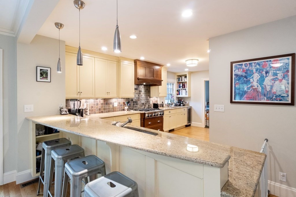 20 Dean Road Wellesley, MA 02481 - Photo 8 of 40 Gallery Image 8