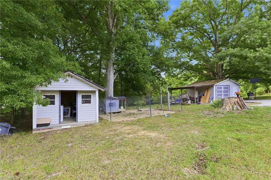 2816 Old Liberty Road Randleman, NC 27317 - Photo 9 of 41