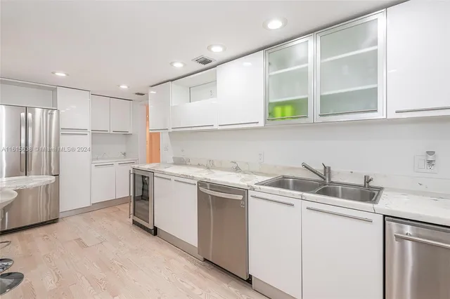 $1,140,000 | 199 Ocean Ln Drive, Unit 611, Key Biscayne, FL 33149