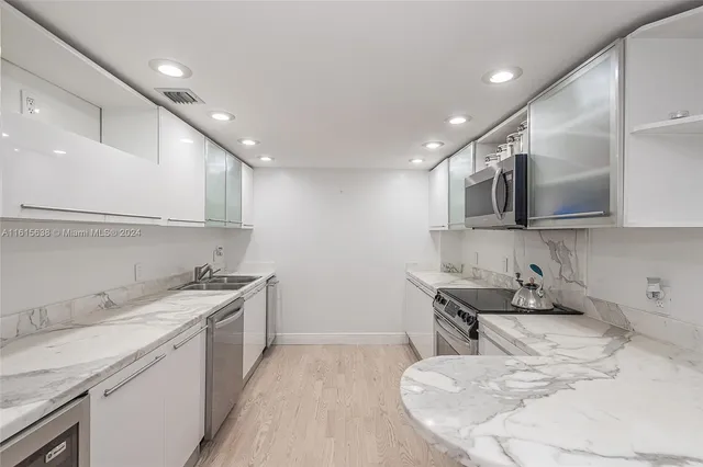 $1,140,000 | 199 Ocean Ln Drive, Unit 611, Key Biscayne, FL 33149