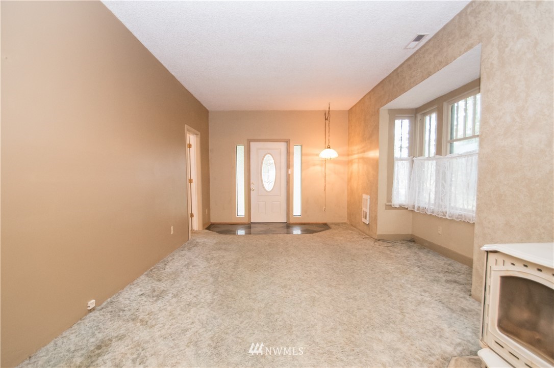 276 Clark Road Onalaska, WA 98570 - Photo 4 of 21 Gallery Image 4