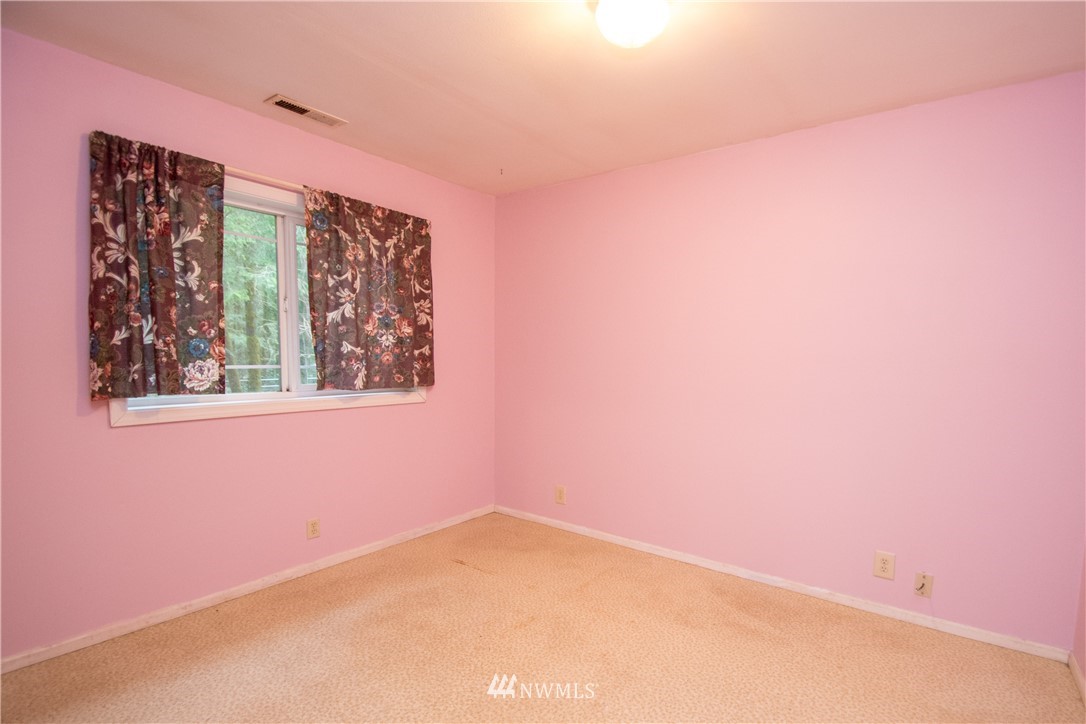 276 Clark Road Onalaska, WA 98570 - Photo 10 of 21 Gallery Image 10