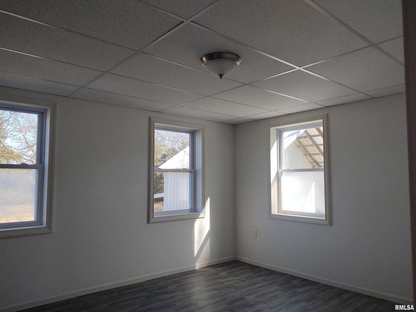 425 Pioneer Lane Vienna, IL 62995 - Photo 11 of 52 Gallery Image 11
