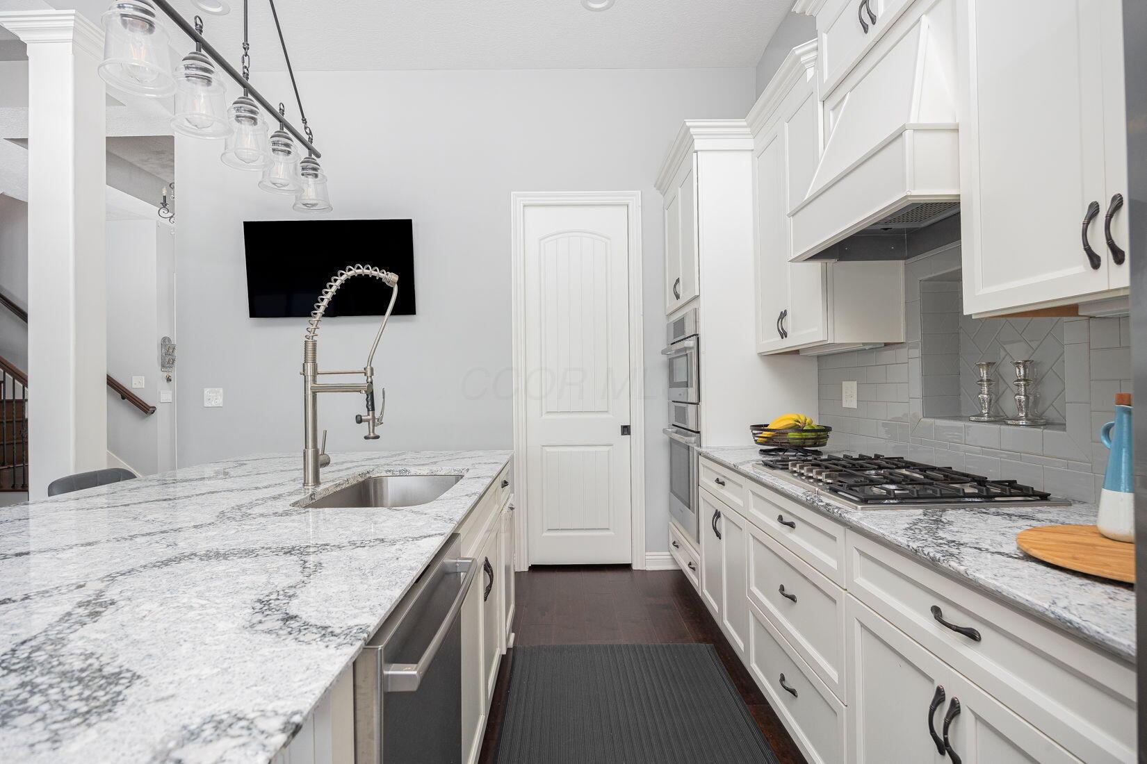 4908 South Section Line Road Delaware, OH 43015 - Photo 20 of 99 Kitchen