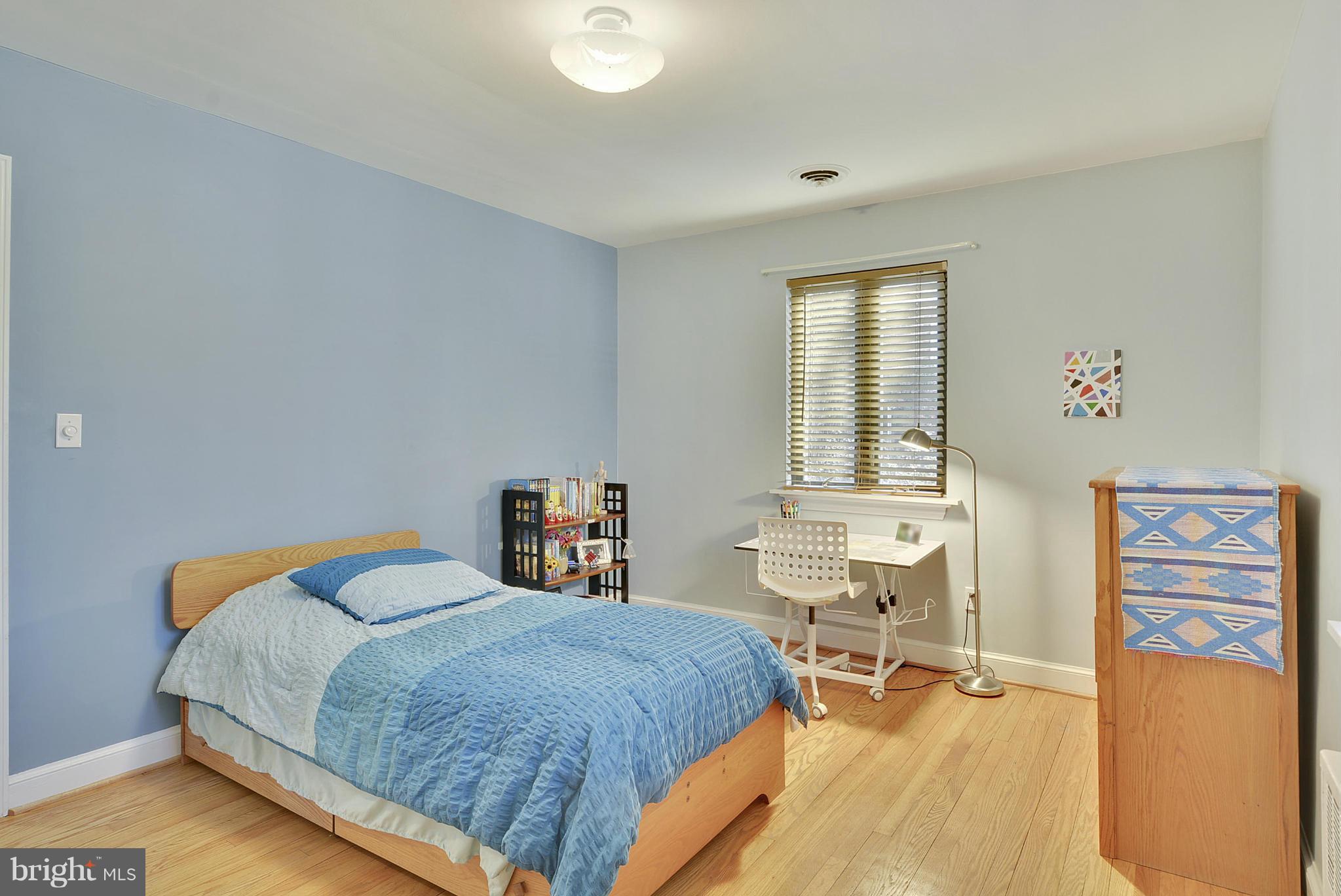 10307 Ridgemoor Drive Silver Spring, MD 20901 - Photo 13 of 30 2nd main level bedroom has room aplenty!
